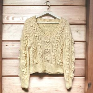 Hand Made Cream Alpaca Wool Chunky Aran Cable Knit V Neck Sweater Size S